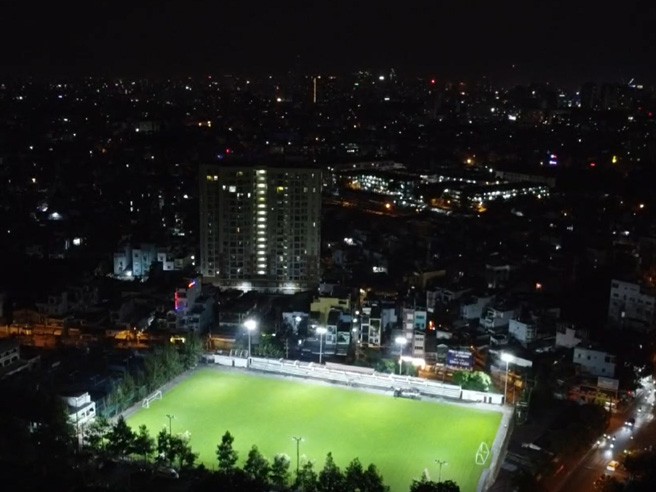 点亮比赛：COB大功率灯具在足球场上的精彩时刻